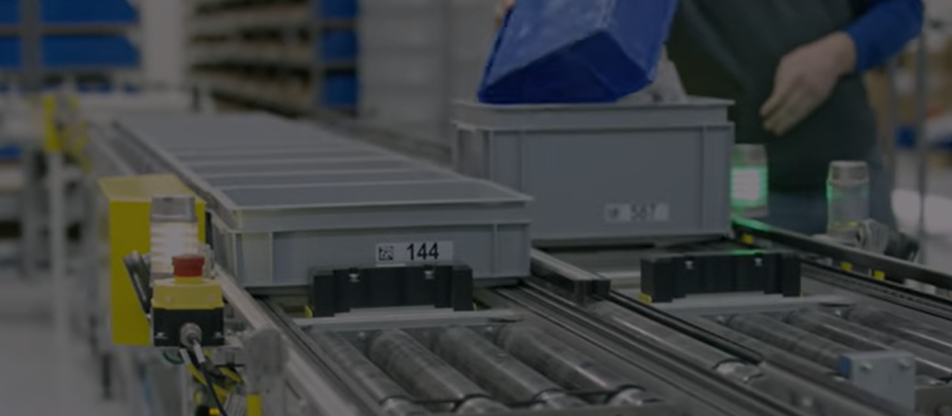 Conveyor system for warehouse​ | AMC