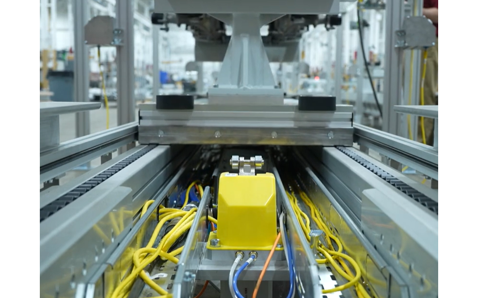 Modu-Con 4 engineered to pull up to 22,000 lbs (10,000 kg) on a single drive